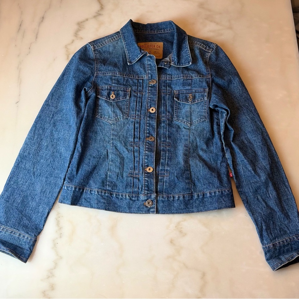 Hollister Women's Medium Blue Denim Trucker Jacket